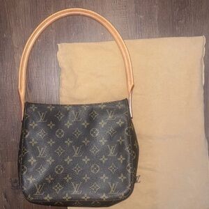 Louis Vuitton Looping MM